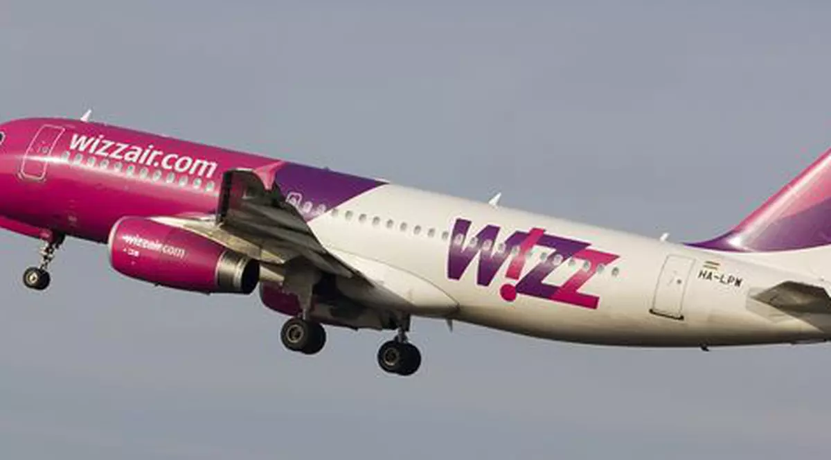 PANICĂ LA ATERIZAREA UNUI AVION CU ROMÂNI ÎN GERMANIA! Aeronava a fost AŞTEPTATĂ DE POMPIERI!