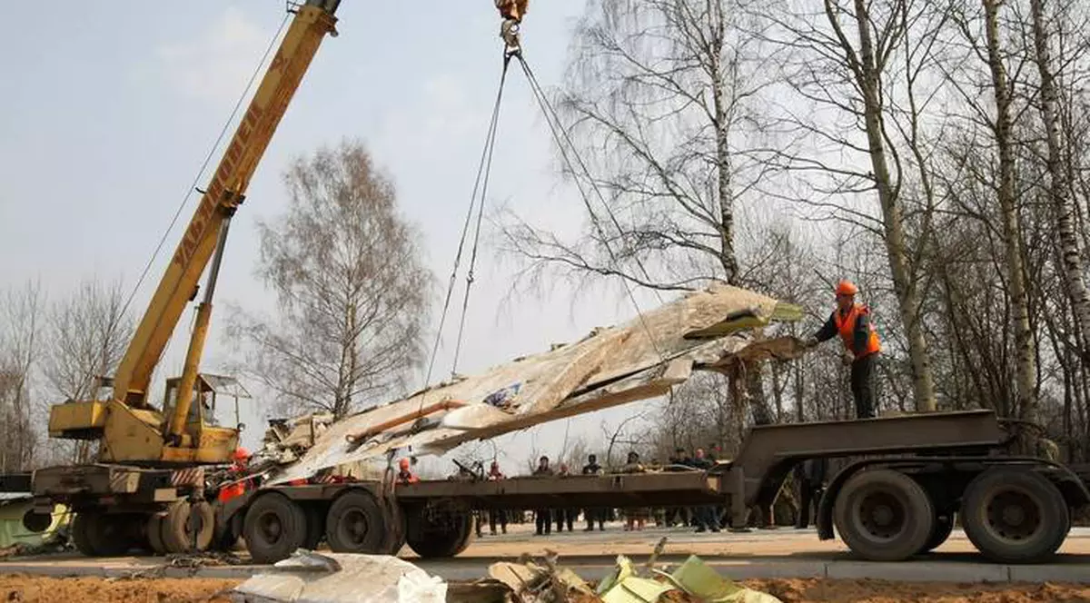 WikiLeaks: Autorităţile ruse au vrut să-l împiedice pe Kaczynski să ajungă la Smolensk