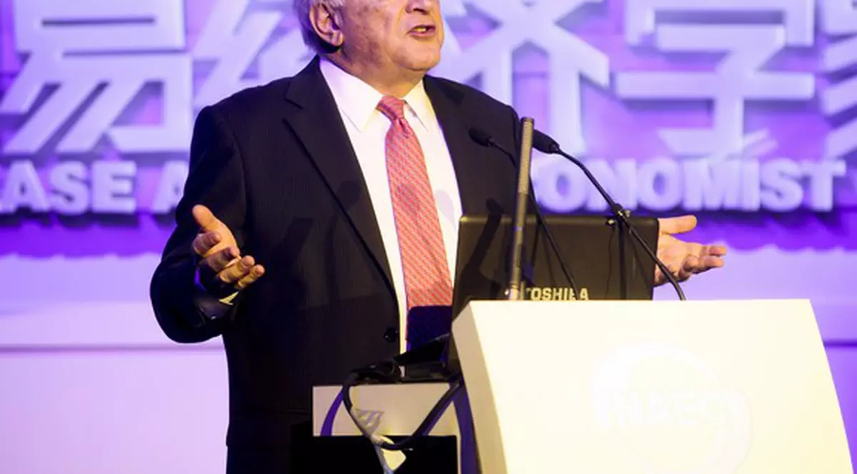 Dominique Strauss-Kahn, huiduit de studenţii de la Cambridge | FOTO & VIDEO