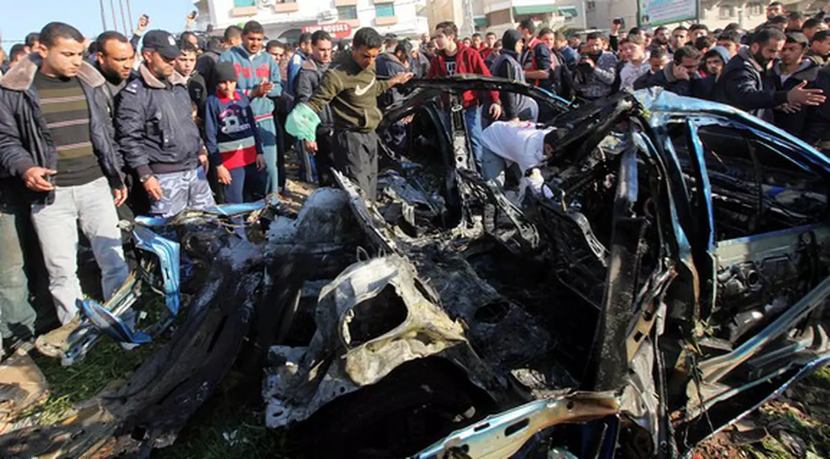 Imagini de coşmar în Fâşia Gaza după atacurile aeriene ale Israelului! Zeci de morţi şi de răniţi! FOTO