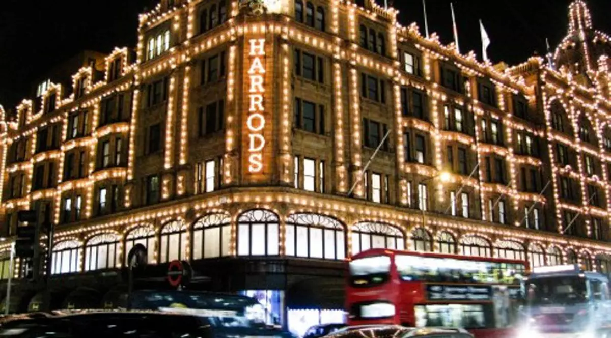 Premieră în sud-estul Europei/ Harrods, cel mai celebru magazin de lux din lume, a numit ”Blogul săptămânii” un site din România 