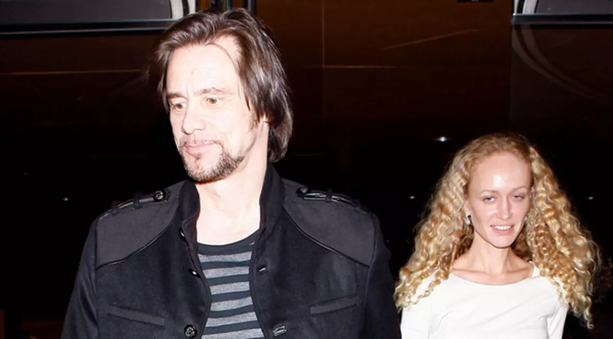 Bunicul Jim Carrey se întâlneşte cu o studentă rusoaică, fosta iubită a prietenului lui