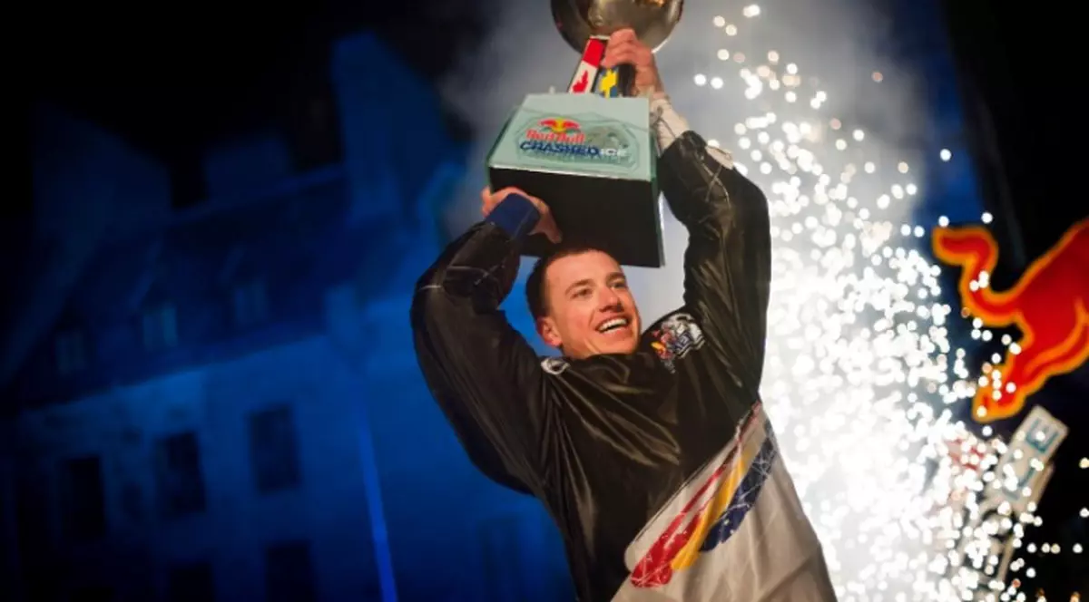 Un pompier canadian e campion mondial la coborâre pe gheaţă