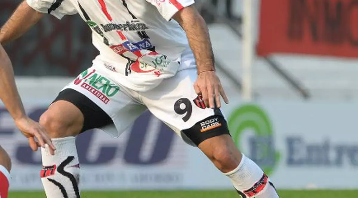 I se zice ”Cârligul„ şi-l are idol pe Milito | EXCLUSIV