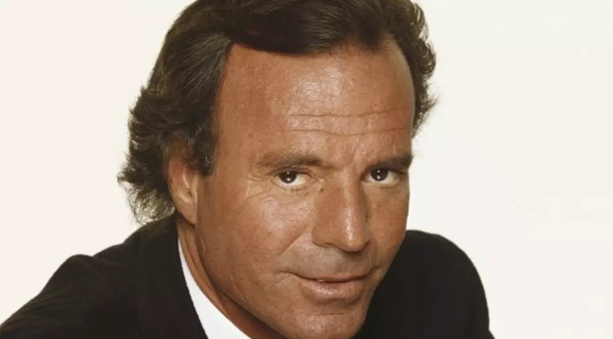 Julio Iglesias: ”Îi iubesc pe români, îi înţeleg foarte bine”