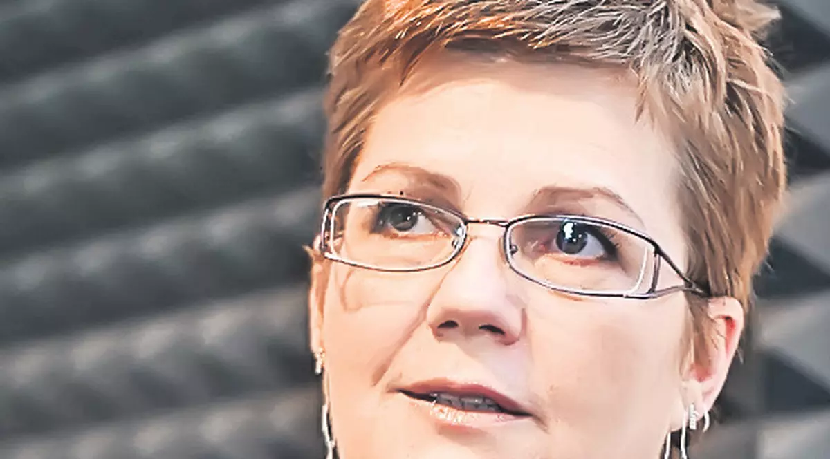 CRINA MARDARE: "Sunt o mamă modernă"