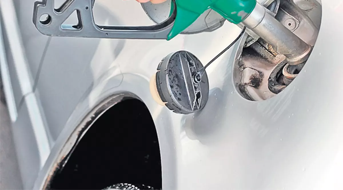 Campania Libertăţii «Nu ne mai scumpiţi benzina!» are ecou şi în Parlament