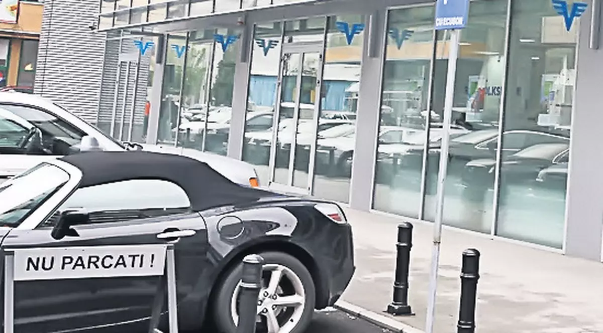 Românii câştigă o nouă bătălie cu băncile | Și-au redus dobânda de la 12% la 4,5%