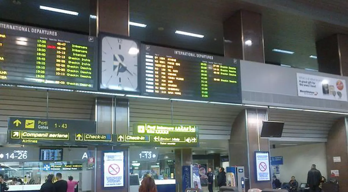 AVERTIZARE: Tarom recomandă pasagerilor să vină la aeroport cu minimum două ore înaintea plecării