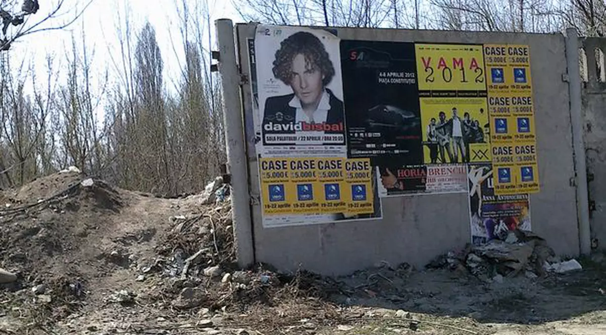 Bucureştiul e sufocat de afişe publicitare | FOTO