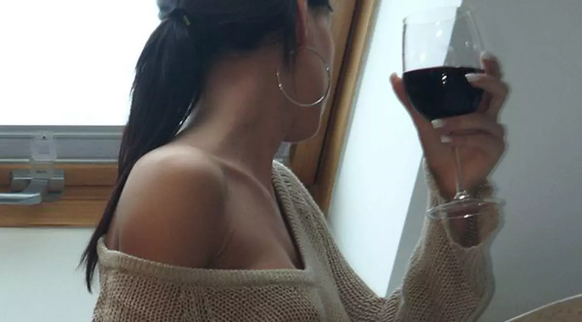 Un pahar de alcool pe zi crește riscul de cancer