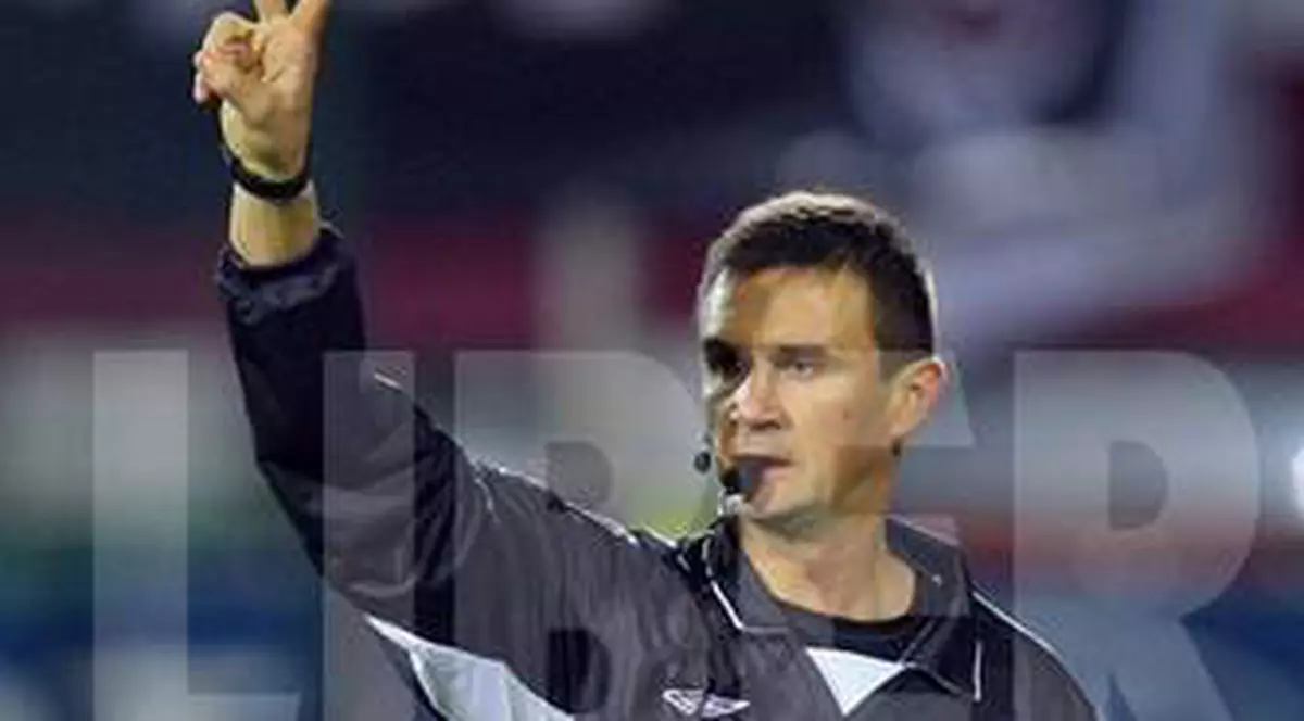 Balaj a refuzat cadourile de la mureşeni, cerând să fie golit conţinutul în faţa observatorilor