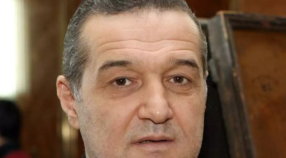 Gigi Becali i-a dus brânză şi lapte lui Borcea