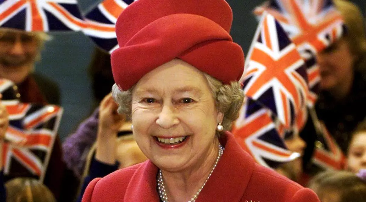 Un candidat la preşedinţia Franţei face ACUZAŢII teribile: "Regina Elizabeth a II-a are bani din trafic de droguri"