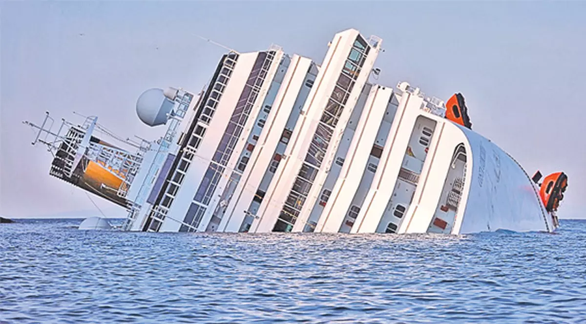 Dezvăluiri uluitoare ale unei foste angajate de pe Costa Concordia: "Ofiţerii erau beţi şi drogaţi tot timpul"