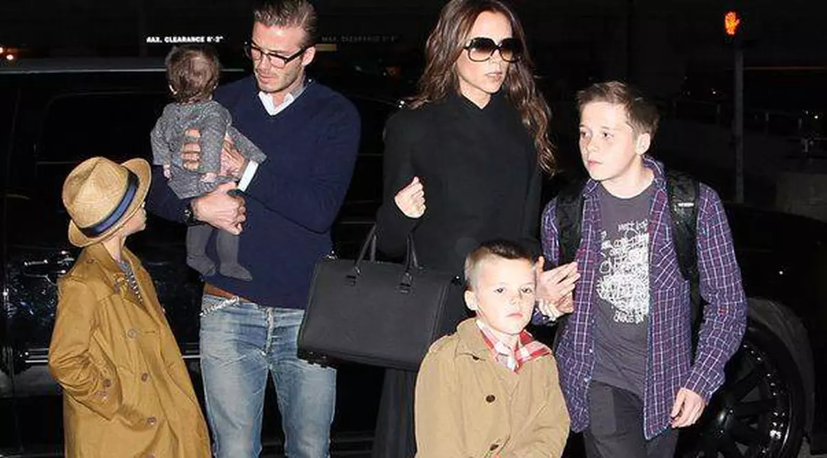 Soţii Beckham îşi scot la vânzare bijuteria! Află cât vor pe "Beckingham Palace"