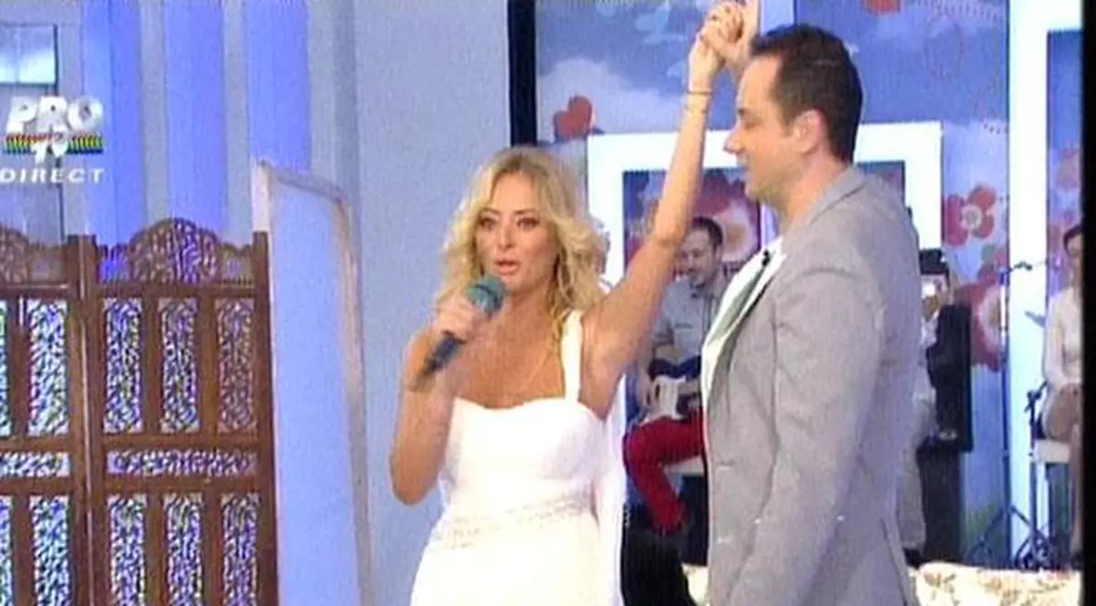 Delia Matache, în febra pregătirilor de nuntă. A probat deja rochia de mireasă | FOTO 