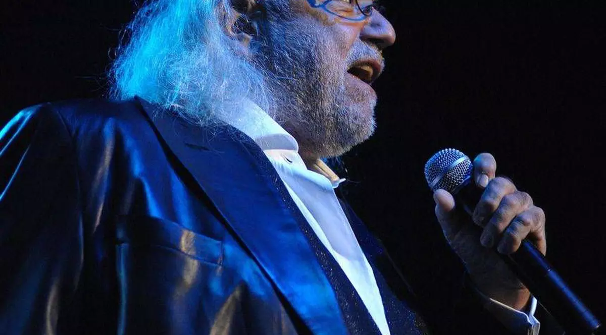 Demis Roussos și-a anulat turneul din România. Vezi de ce!