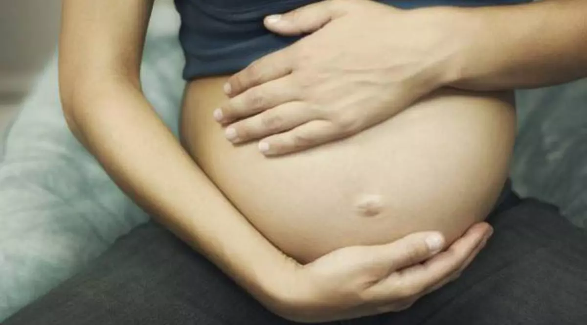 Cruzime fără margini! Gravidă bătută când încerca să salveze o bătrână