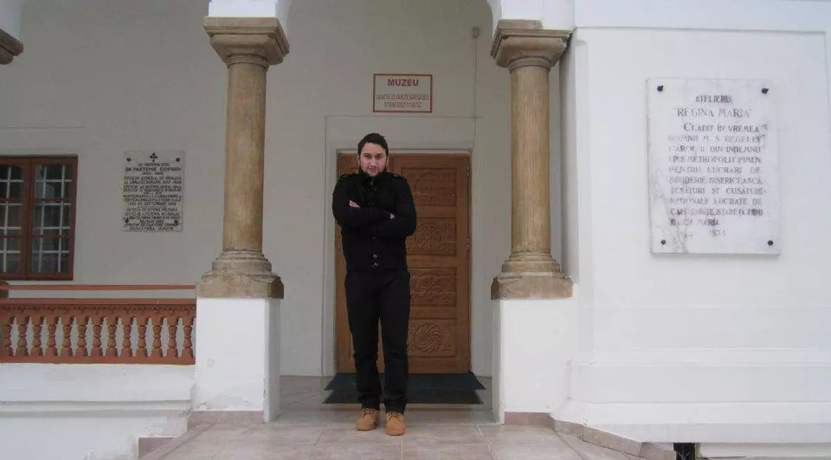 Fostul profesor de la Jean Monnet se reculege la mănăstire!