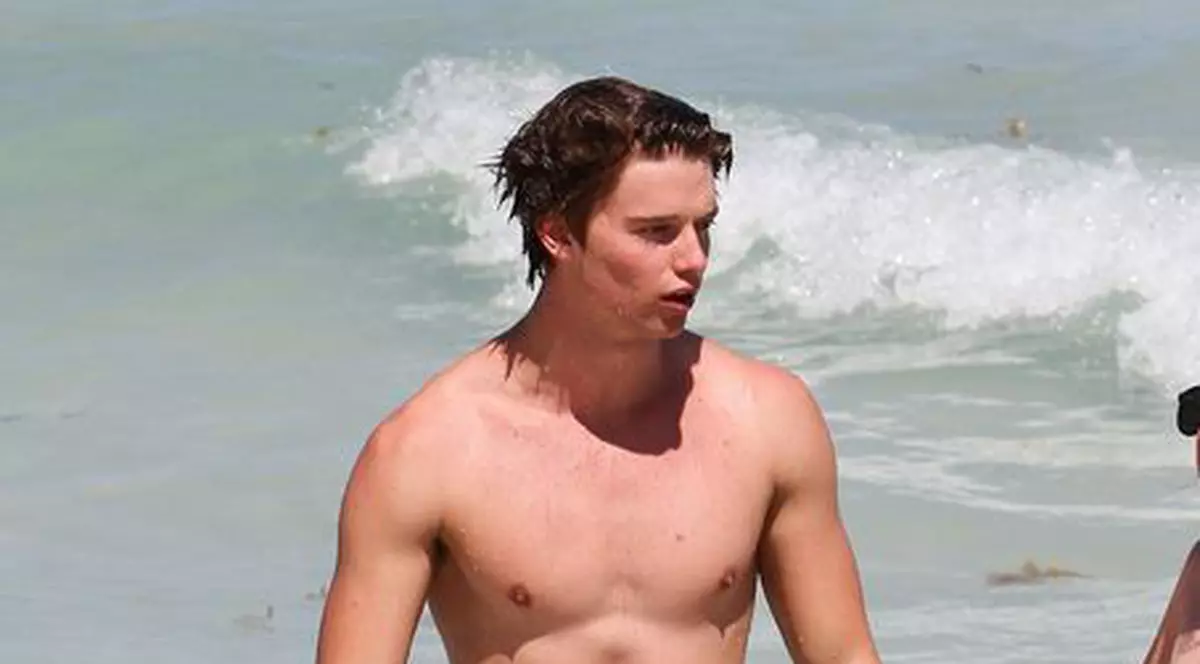 Ce bine arată Patrick Schwarzenegger, fiul celebrului actor! | FOTO