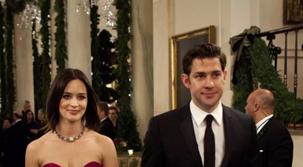 Iată cum s-a făcut de râs actriţa Emily Blunt în faţa preşedintelui Obama!