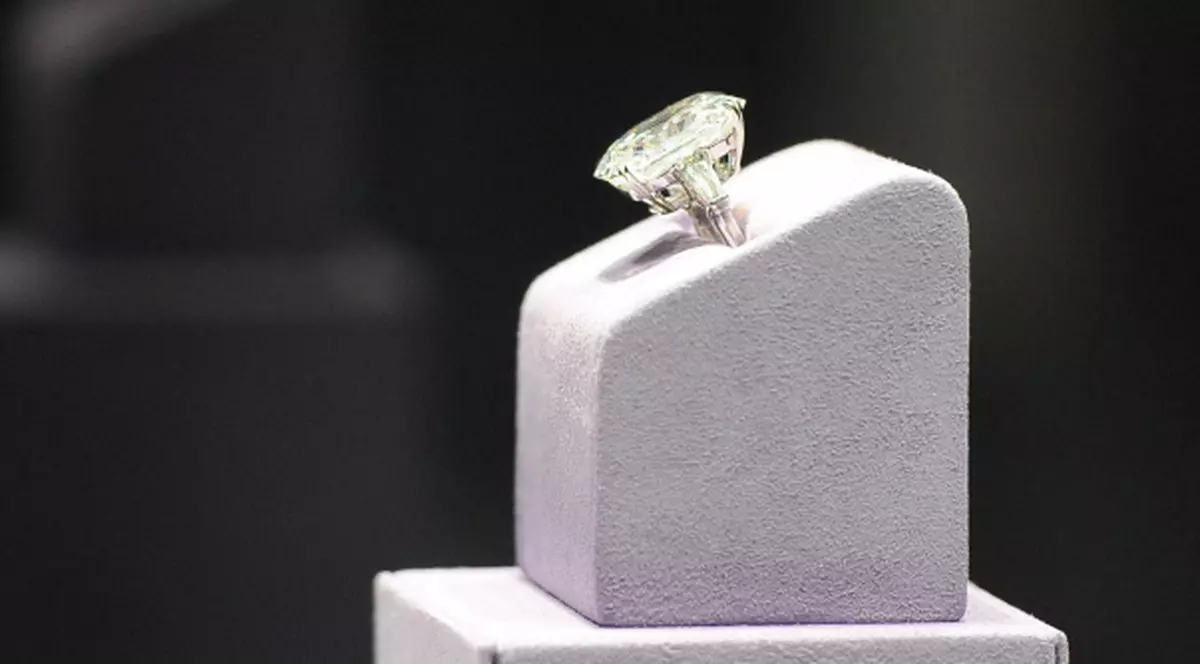 Fosta soţie a sultanului din Brunei, jefuită de bijuterii în valoare de 12.000.000 de lire sterline