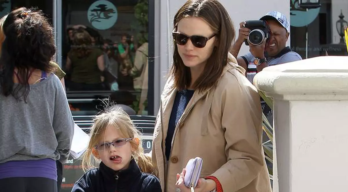 Jennifer Garner, primele poze după nașterea celui de-al treilea copil | FOTO