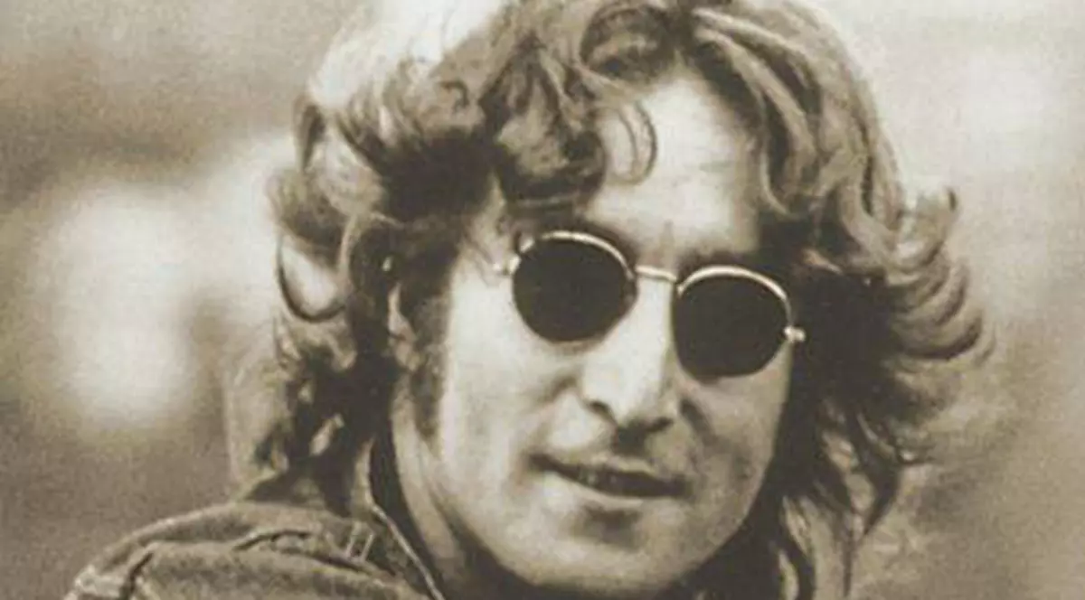 John Lennon suferea de bulimie şi avea fetişuri cu diverse feluri de mâncare