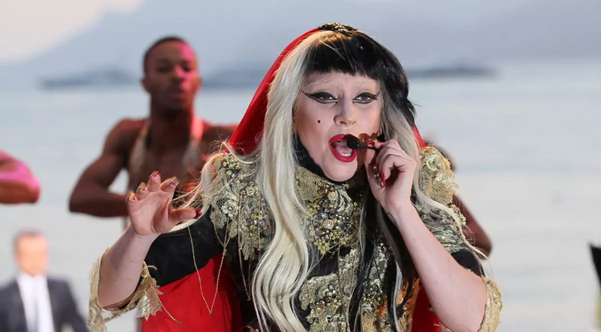 Se lansează în afaceri! Lady Gaga vrea să lanseze pe piaţă periuţe de dinţi cântătoare