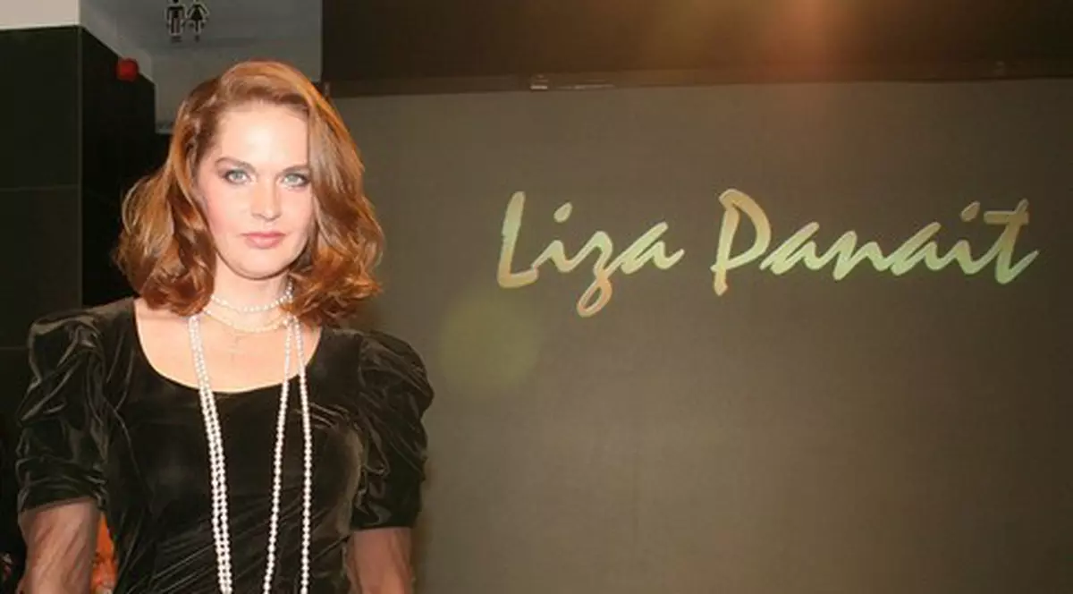 Manuela Hărăbor: "Iubirea pentru fiul meu îmi taie respirația!". Vezi cele mai frumoase imagini din viața actriței! 