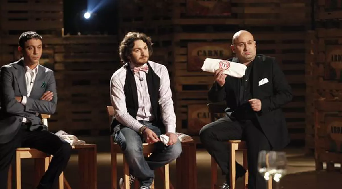 Vezi ce mâncăruri proprii au creat cei trei juraţi de la MasterChef! Un super interviu cu Florin, Sorin şi Cătălin