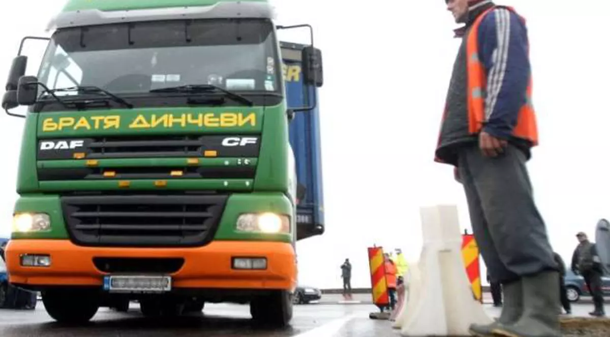 Supraacciza a “umflat” contractul CFR pentru carburanți.  Compania a pătit cu un milion de euro mai mult pentru motorina locomotivelor