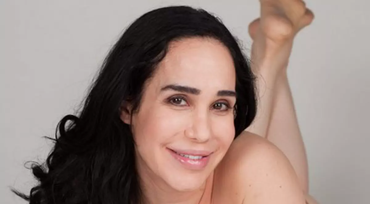 Când o vede, orice bărbat o vrea. Când află ce are acasă, toţi o iau la fugă