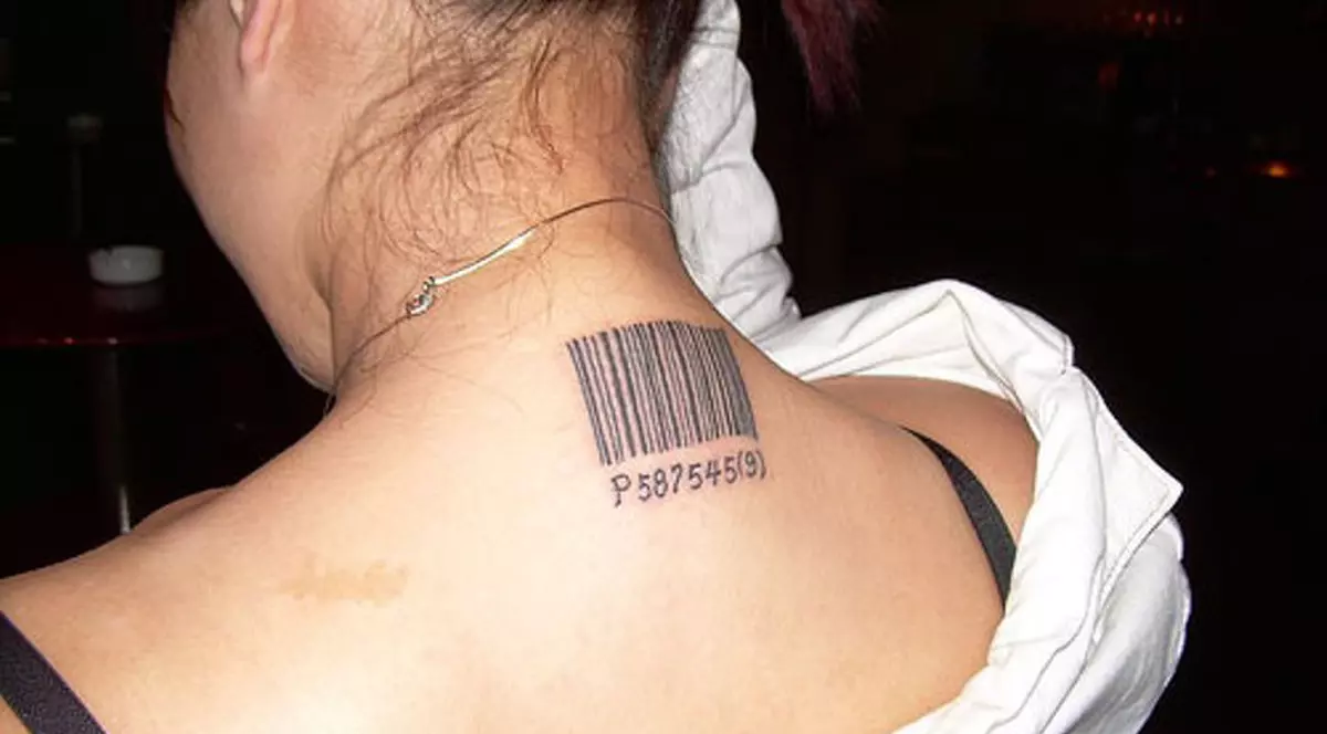 Proxeneţii români din Spania marcau fetele cu coduri de bare !