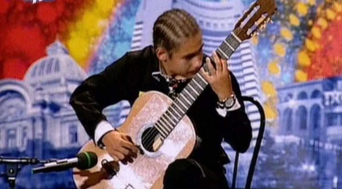 Românii au talent | Fratele unui cunoscut fotbalist a ridicat publicul în picioare | VIDEO