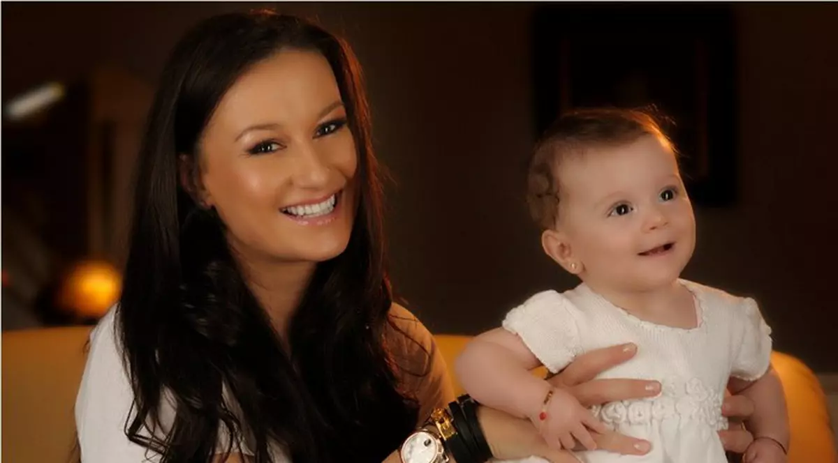 Ele sunt vedetele din România care şi-au crescut copiii singure | FOTO