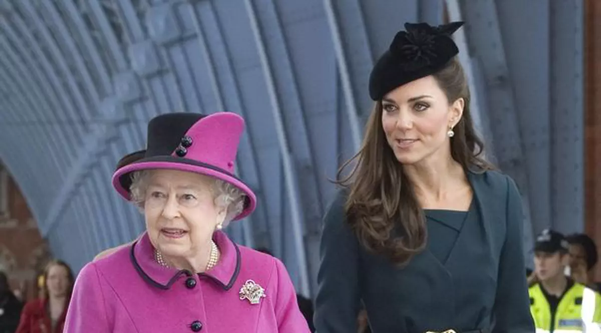 Kate Middleton face dezvăluiri incredibile din familia regală. Cum îi spune Prințul George Reginei Elisabeta a II-a