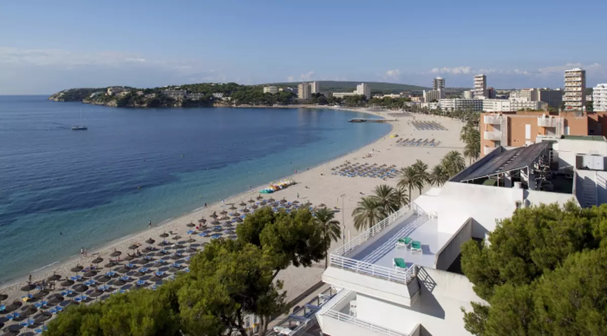 Peste 112.000 de români şi-au petrecut anul trecut vacanţele în Spania