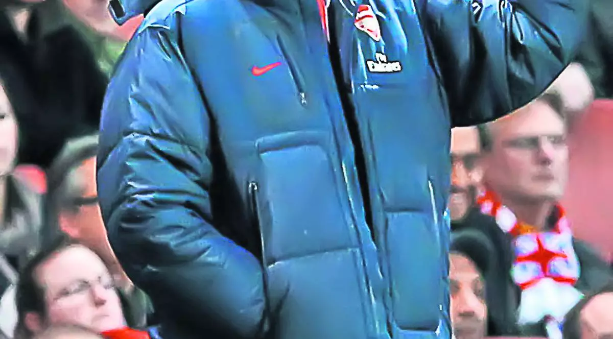 Antrenorul Arsene Wenger a făcut o criză de nervi: «Arbitrul ne-a furat!»