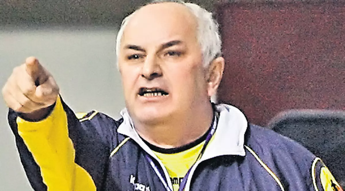 Antrenorul lui HC Zalău, Gheorghe Tadici: "Dacă nu ţip, risc să explodez"
