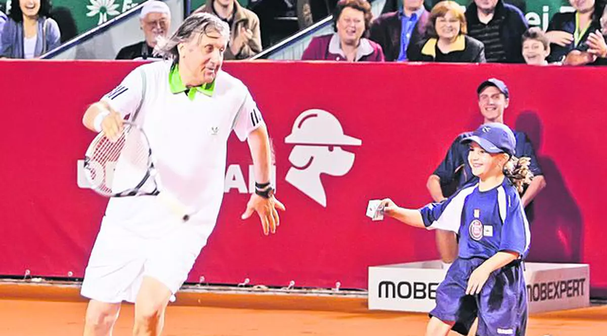 Nasty şi micuţa Silvia au făcut spectacol marţi, la turneul Năstase-Ţiriac Trophy