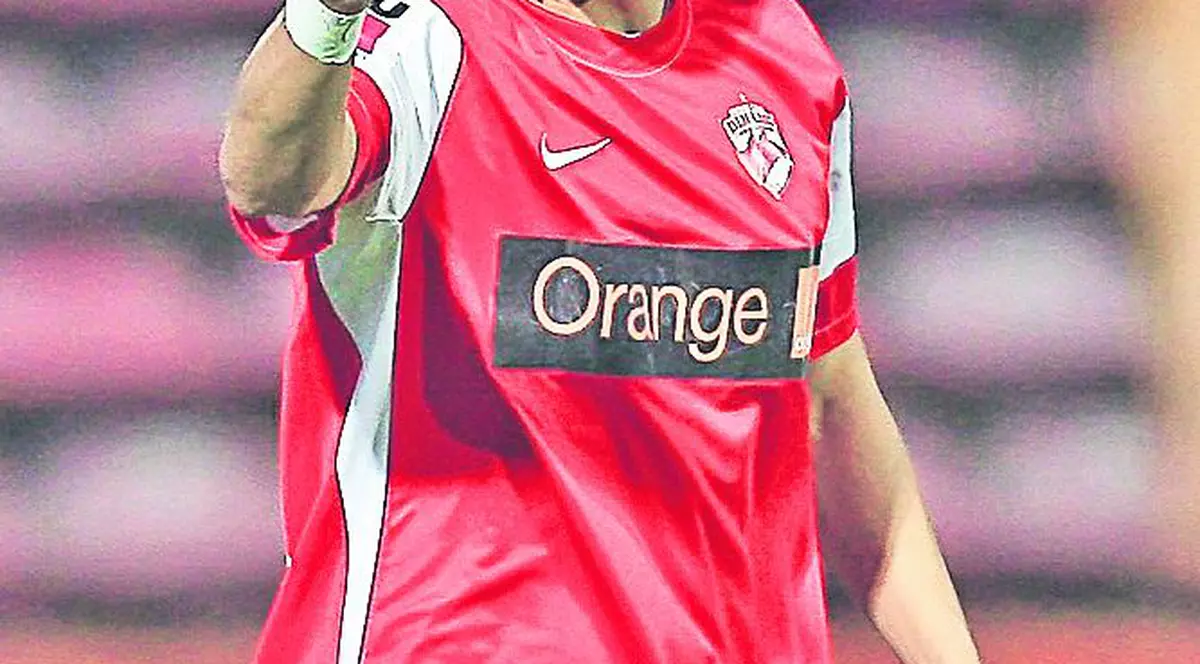 Ionel Dănciulescu îşi vede ameninţat locul în primul «11» al lui Dinamo, după ce italianul Dario Bonetti a devenit antrenor