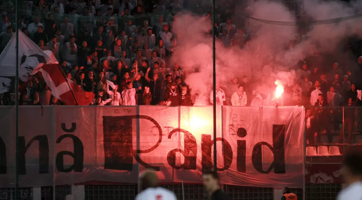 Impresarii au plecat dezamăgiţi de la Rapid - Dinamo. Spectacol a fost doar în tribune / FOTO