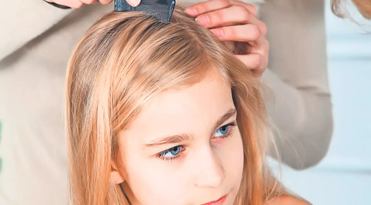 Invazia de păduchi și bolile elevilor se tratează cu... vacanță!