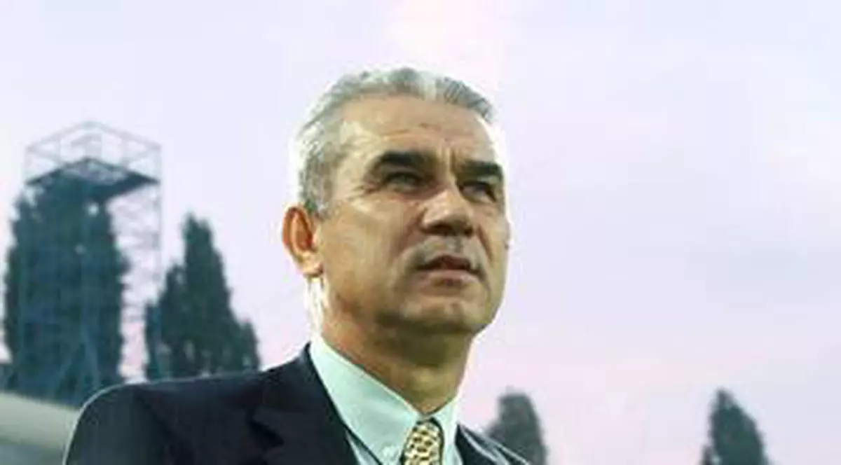 Anghel Iordănescu şi-a depus candidatura la Primăria Generală din partea UNPR
