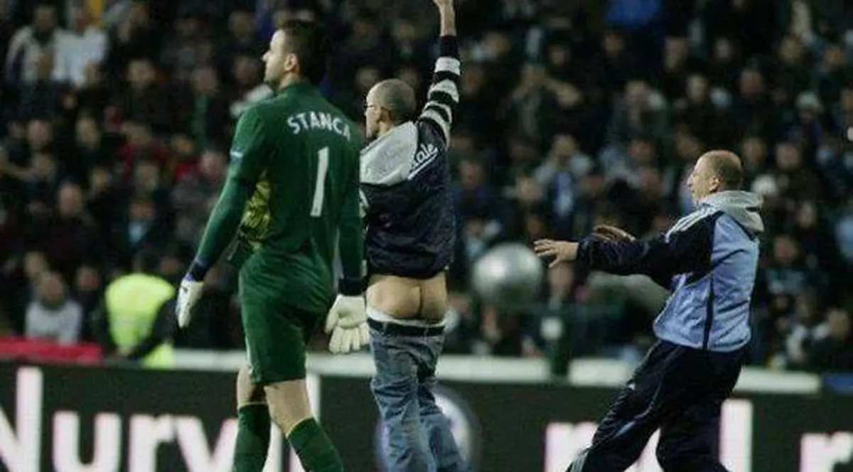 Suporterii care au intrat pe teren la meciul Pandurii - Steaua, cercetaţi penal