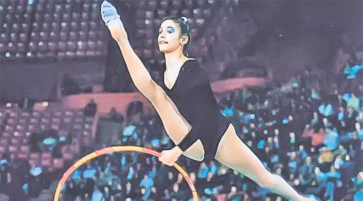 Şeful Fiscului, amor cu năbădăi cu o gimnastă!