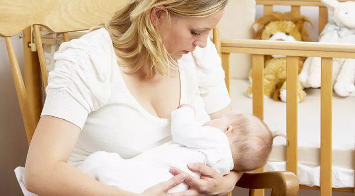 Am întâlnit şi români cu suflet! Asistenţii maternali adoptă copiii de care au grijă