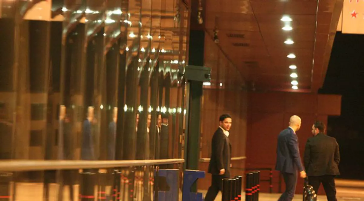 Adrian Enache, Augustin Viziru și Andrei de la Alb Negru au fugit de la nunta lui Pepe ca sa vadă meciul Chelsea - Barcelona | FOTO